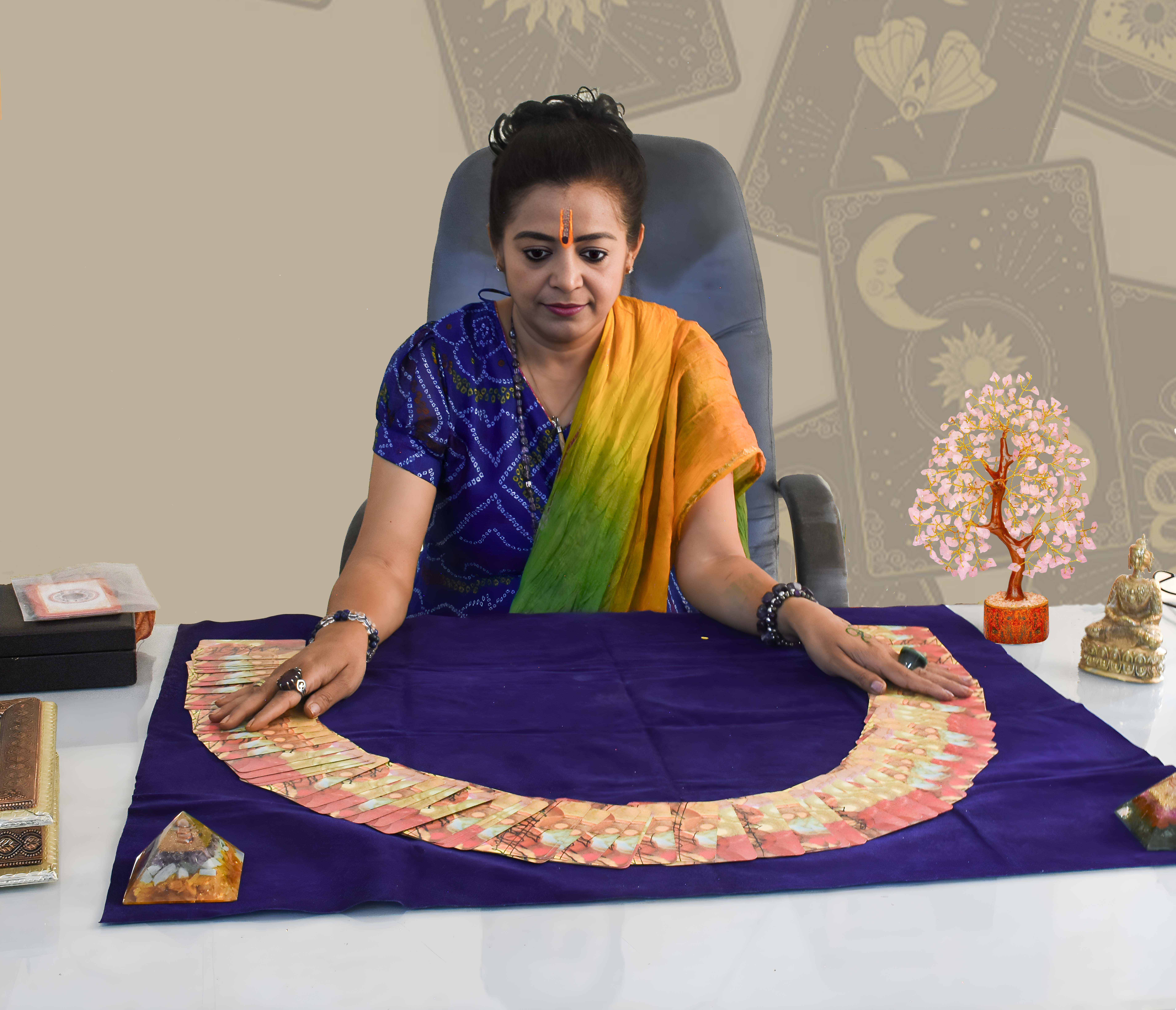 Dr. Suneta Kadra Tarot Reader